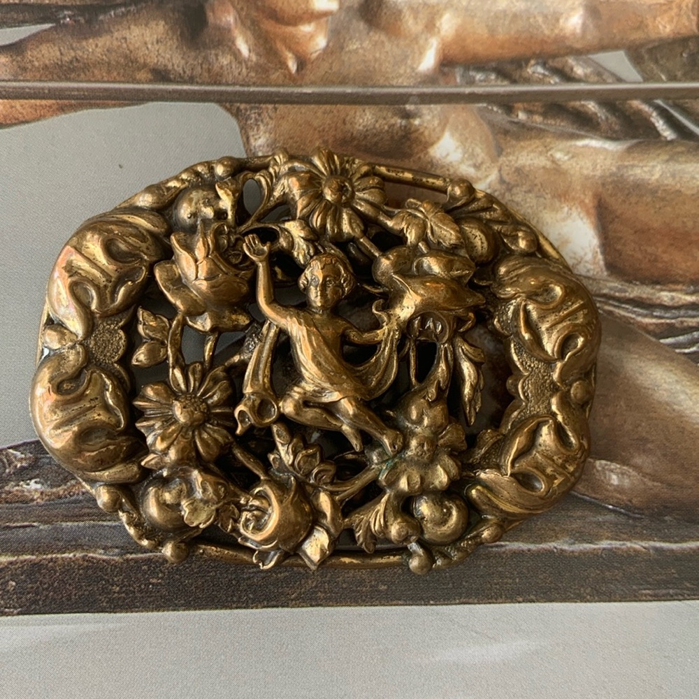 Antique Brass Art Nouveau Repousse Cherub Filigree Flower Leaf Oval Brooch
